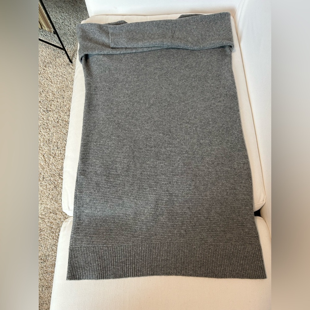 Cashmere sweater dress - Picture 5 of 15